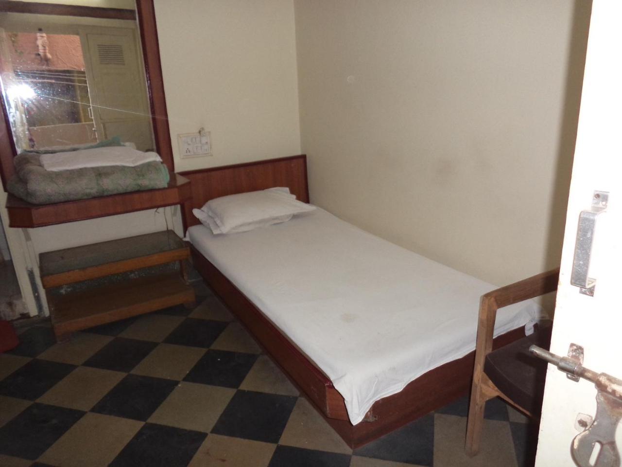 Hotel Neelkamal 인도르 외부 사진