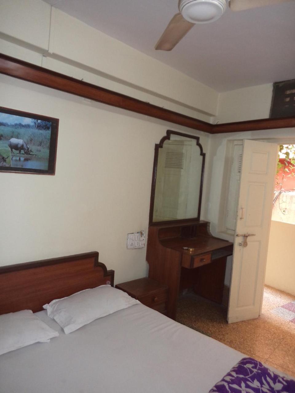 Hotel Neelkamal 인도르 외부 사진