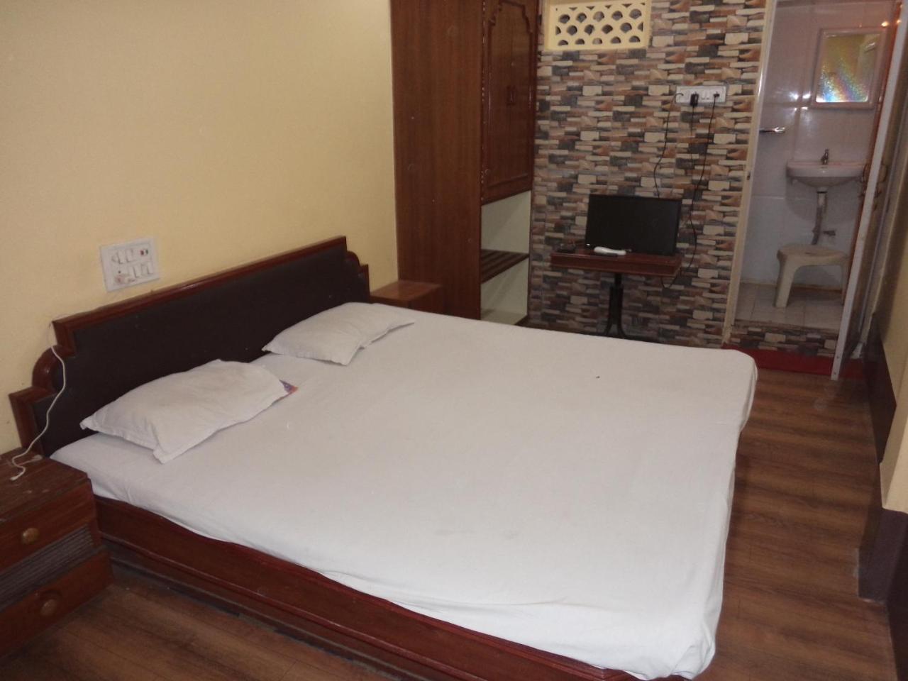 Hotel Neelkamal 인도르 외부 사진